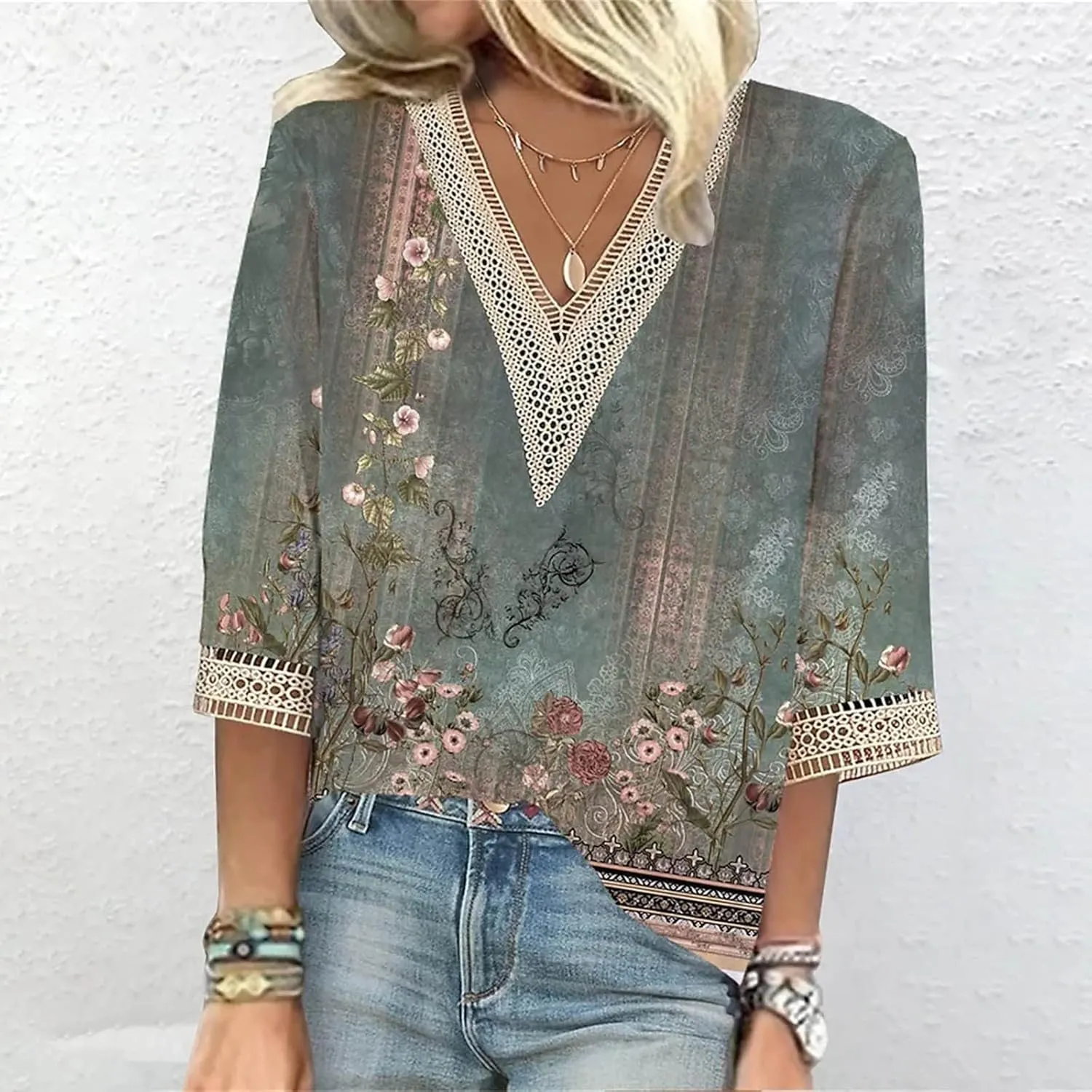 3/4 Sleeve Tee V Neck Hollow Out Women Lace Tops Half Sleeve Cropped T Shirts for Women Gradient Graphic Blouse &
