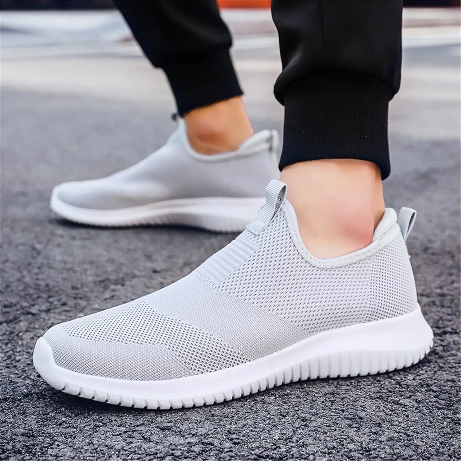 Men's Casual Shoe Fashion Spring and Summer Men Sports Shoes Flat Bottom Lightweight Fly Woven Mesh Breathable Slip On