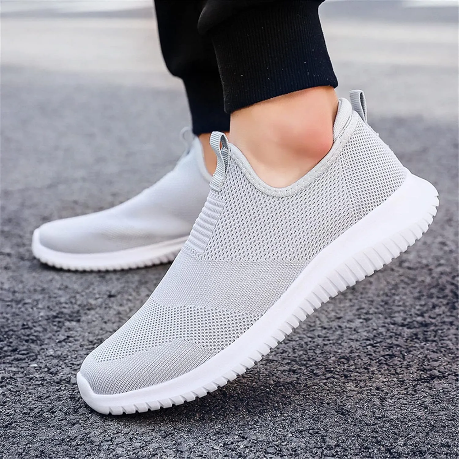 Men's Casual Shoe Fashion Spring and Summer Men Sports Shoes Flat Bottom Lightweight Fly Woven Mesh Breathable Slip On