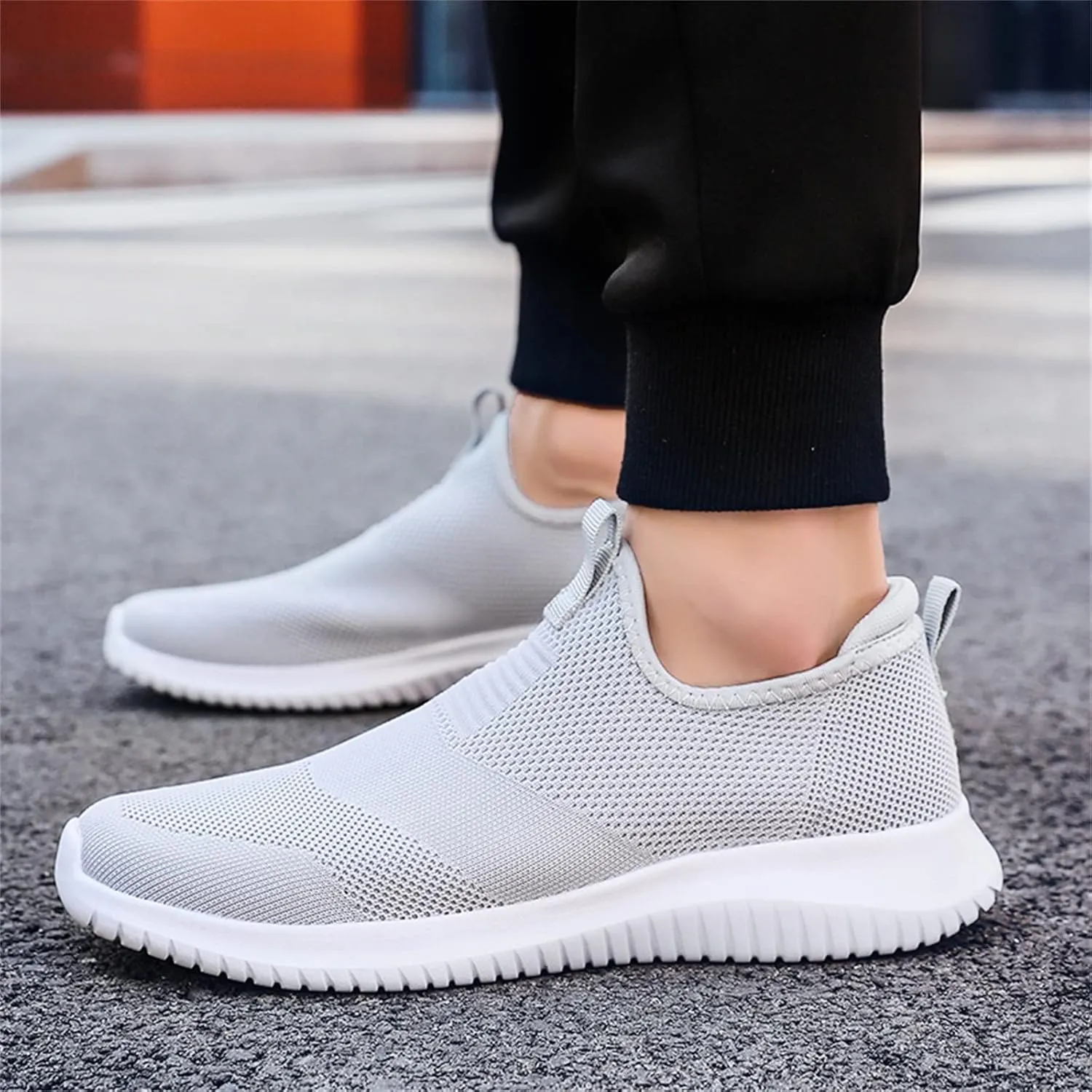Men's Casual Shoe Fashion Spring and Summer Men Sports Shoes Flat Bottom Lightweight Fly Woven Mesh Breathable Slip On