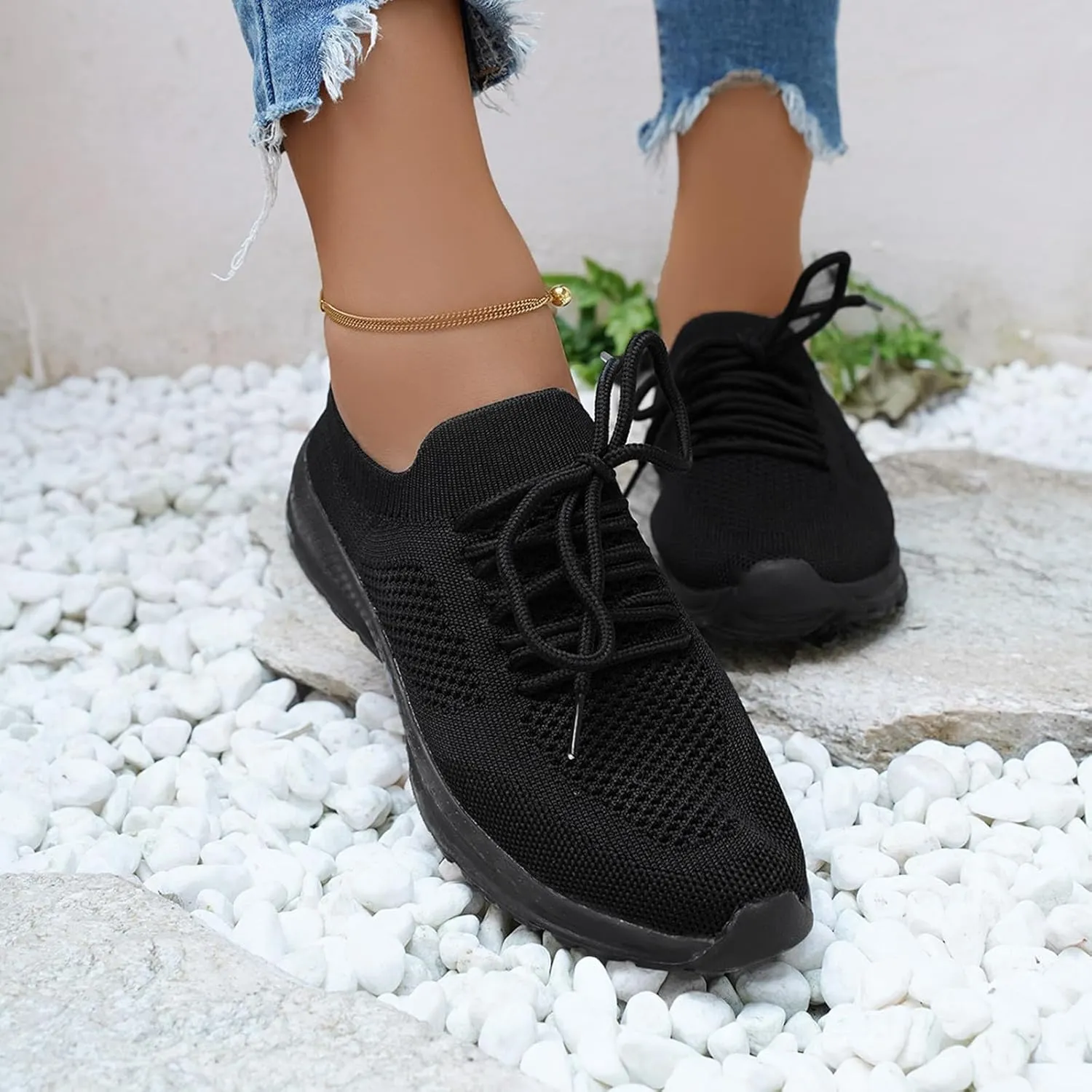Slip on Walking Shoes Women Memory Foam Non Slip Vintage Wide Running Shoes Breathable Gym Workout Shoes Fashion Lace Up Sneakers