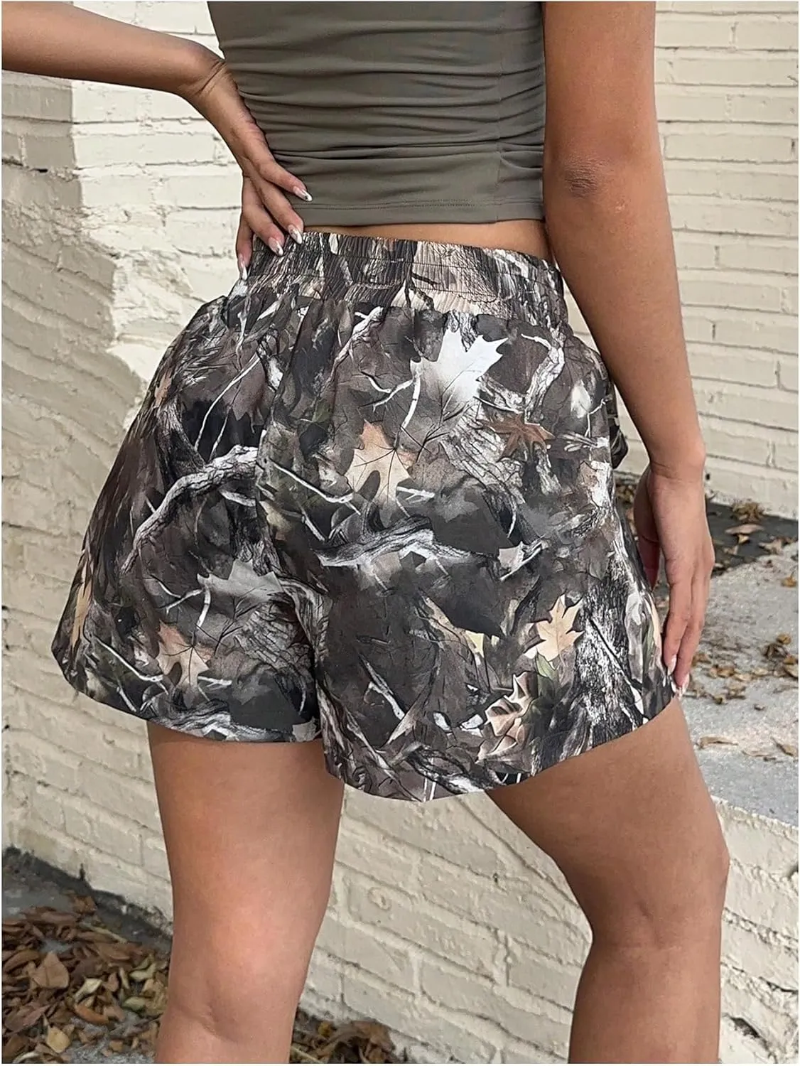 WDIRARA Women's Leopard Print Mini Shorts High Waist Elastic Loose Shorts
