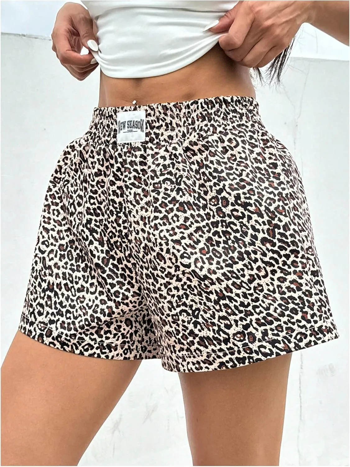 WDIRARA Women's Leopard Print Mini Shorts High Waist Elastic Loose Shorts