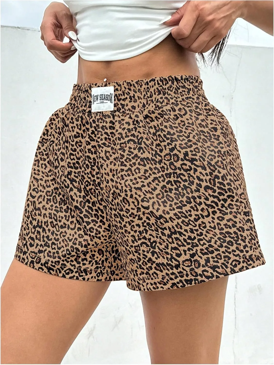 WDIRARA Women's Leopard Print Mini Shorts High Waist Elastic Loose Shorts