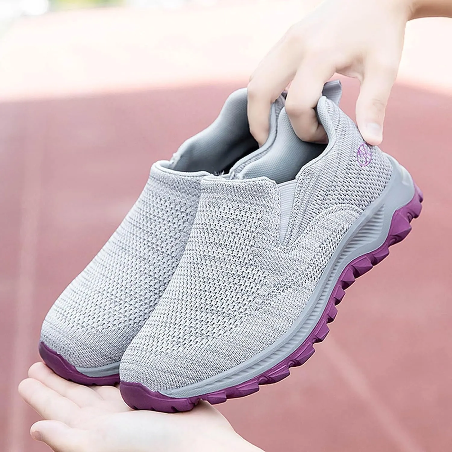Women's Slip on Walking Shoes Dressy Knitted Non Slip Vintage Wide Running Shoes Breathable Mesh Sports Workout Tennis Shoes Fashion Lace Up Sneakers