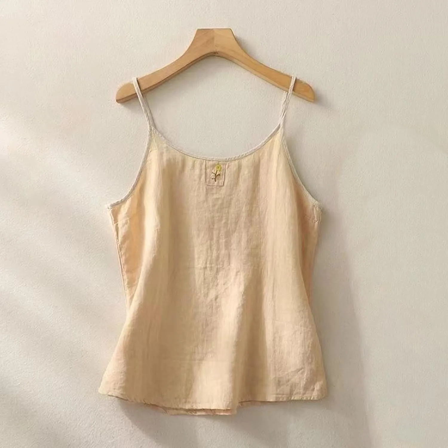 Womens Tank Tops Cotton Linen Spaghetti Strap Camisoles Sleeveless Shirts Scoop Neck Solid Color Loose Basic Blouses
