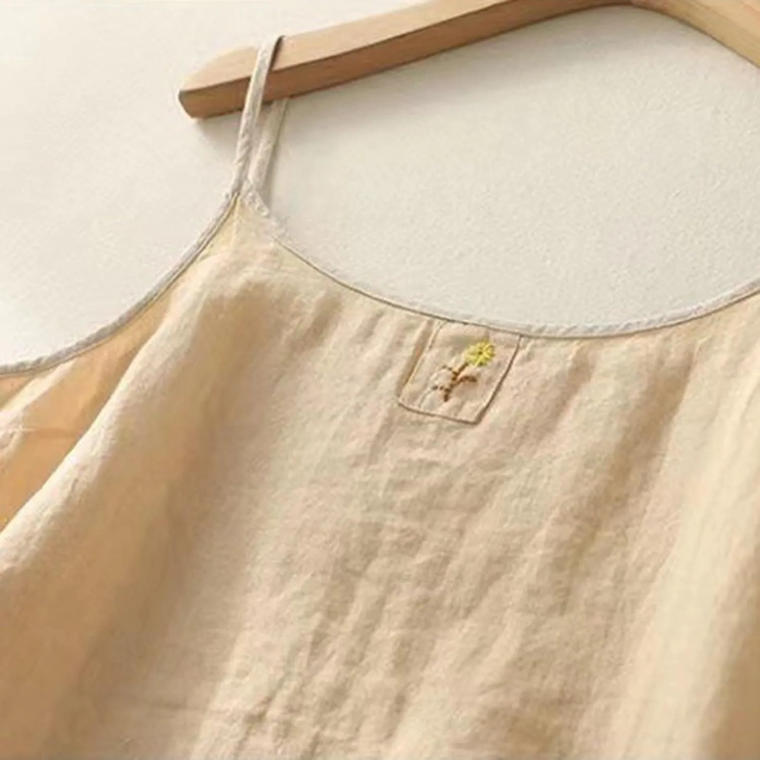 Womens Tank Tops Cotton Linen Spaghetti Strap Camisoles Sleeveless Shirts Scoop Neck Solid Color Loose Basic Blouses
