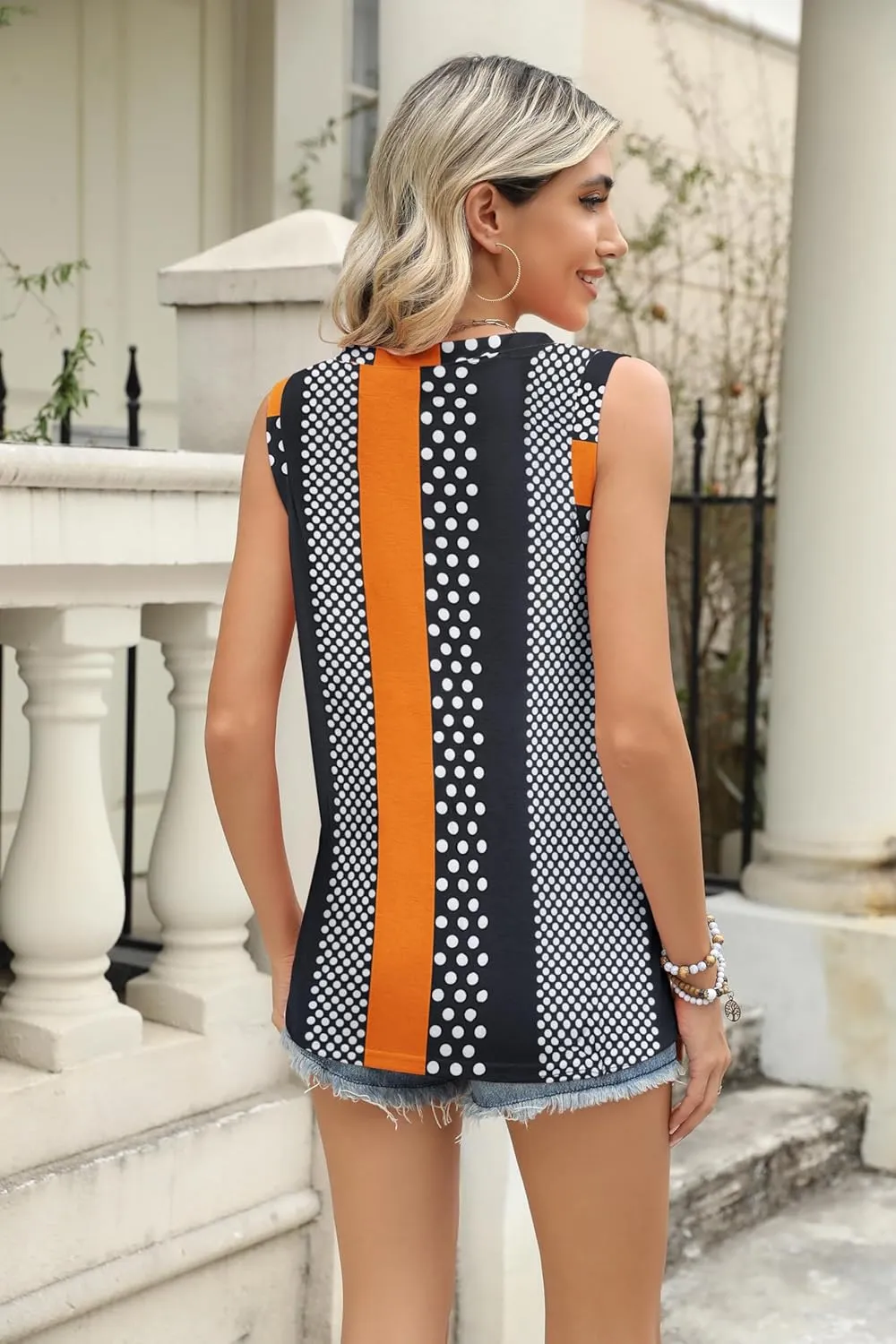 Zeagoo Womens Summer Tank Tops 2025 V Neck Sleeveless Casual Loose Fit T Shirts Side Split Going Out Tops Tunic